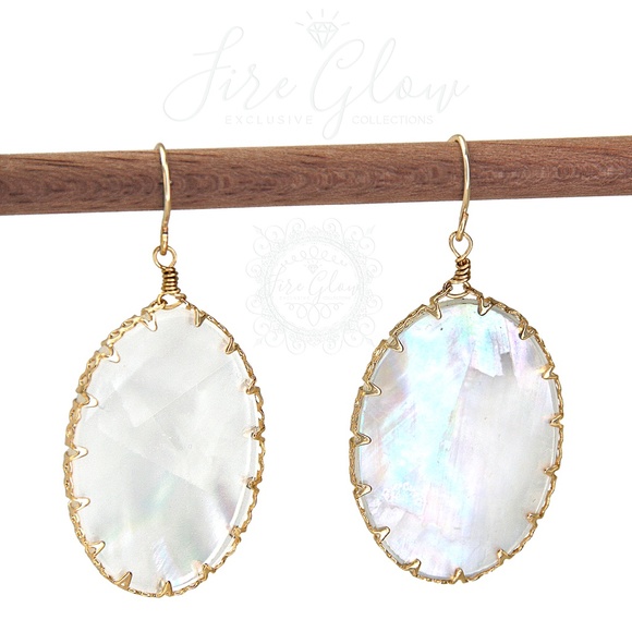 Mother of Pearl Style Oval Gold Tone Earrings - Picture 14 of 16